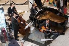 Crooner's Breuninger, Stuttgart